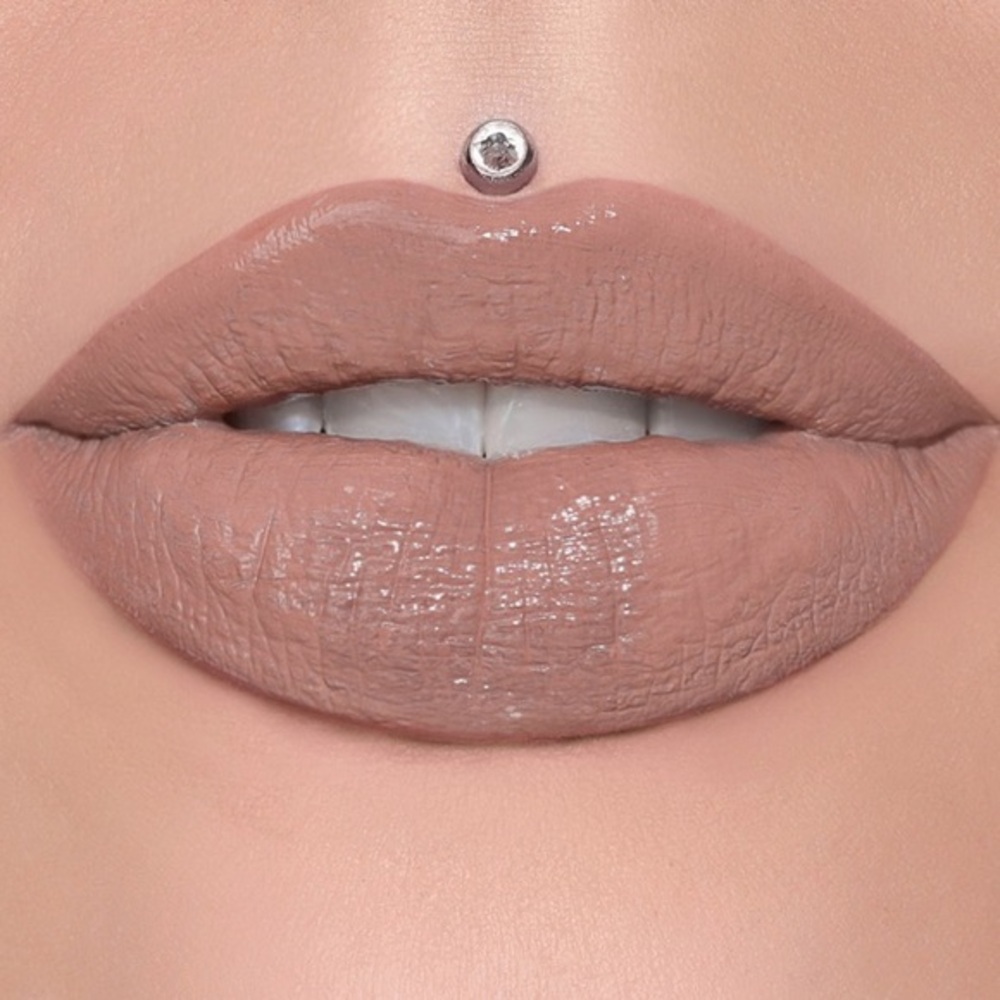 Jeffree Star Supreme Gloss in Shade “Celebrity Skin”